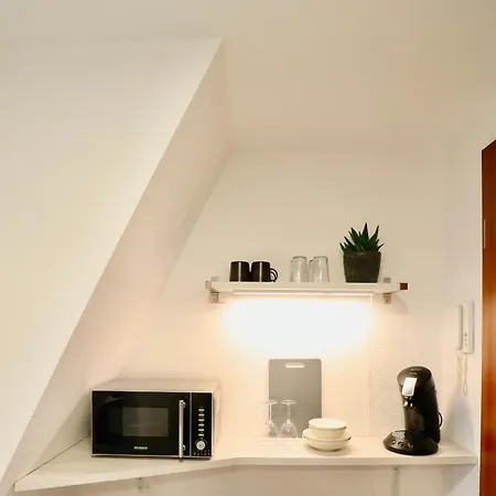 Gallery Apartment: Maisonette + Free Parking + Netflix